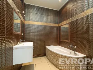 Prodej komerční nemovitosti, Vrchlabí, Pražská, 1523 m2