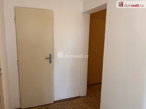 Pronájem bytu 1+kk, Praha - Černý Most, Dygrýnova, 17 m2