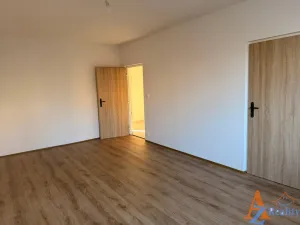 Pronájem bytu 2+1, Chomutov, Jirkovská, 65 m2