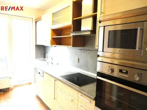 Pronájem bytu 2+1, Praha - Strašnice, Názovská, 55 m2