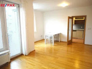 Pronájem bytu 2+1, Praha - Strašnice, Názovská, 55 m2