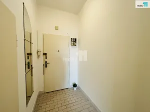 Pronájem bytu 1+kk, Praha - Žižkov, Biskupcova, 24 m2