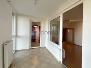 Pronájem bytu 1+1, Praha, Nademlejnská, 35 m2