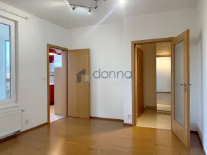 Pronájem bytu 1+1, Praha, Nademlejnská, 35 m2