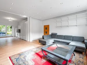 Pronájem rodinného domu, Praha - Kobylisy, Sedlecká, 200 m2