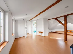 Pronájem rodinného domu, Praha - Kobylisy, Sedlecká, 200 m2