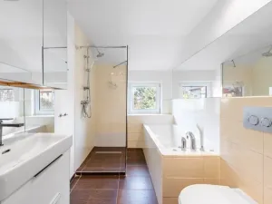 Prodej rodinného domu, Praha - Kobylisy, Sedlecká, 200 m2