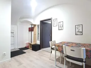 Pronájem bytu 2+kk, Benešov, Masarykovo náměstí, 44 m2