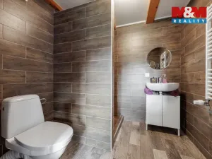 Prodej rodinného domu, Libá, 228 m2