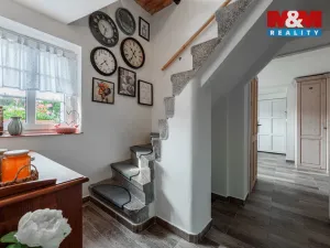 Prodej rodinného domu, Libá, 228 m2