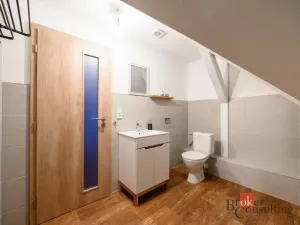 Prodej rodinného domu, Koloveč, nám. Svobody, 160 m2