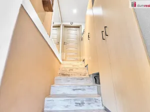 Prodej bytu 4+1, Karlovy Vary - Stará Role, Příčná, 92 m2