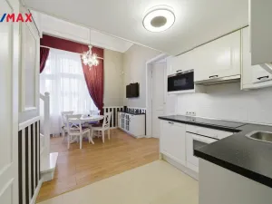 Prodej bytu 2+kk, Karlovy Vary, Krále Jiřího, 49 m2