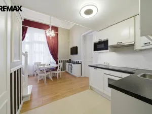 Prodej bytu 2+kk, Karlovy Vary, Krále Jiřího, 49 m2