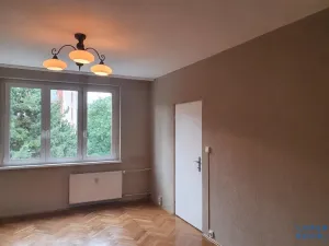 Prodej bytu 2+1, Karlovy Vary, Ostrovská, 58 m2