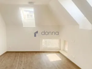 Pronájem bytu 3+kk, Praha, U Uranie, 70 m2