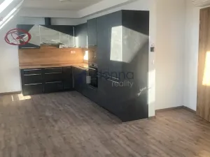 Pronájem bytu 3+kk, Praha, U Uranie, 70 m2