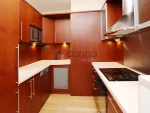 Pronájem bytu 2+kk, Praha, U Nikolajky, 82 m2