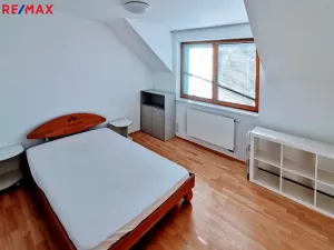 Pronájem bytu 4+kk, Praha - Hrdlořezy, Hrdlořezská, 99 m2