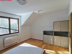 Pronájem bytu 4+kk, Praha - Hrdlořezy, Hrdlořezská, 99 m2