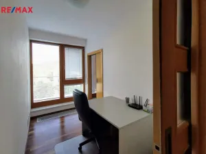 Pronájem bytu 4+kk, Praha - Hrdlořezy, Hrdlořezská, 99 m2