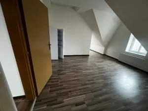 Pronájem bytu 1+kk, Kladno, Saskova, 35 m2