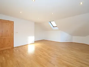 Pronájem rodinného domu, Popovičky, Na Skalce, 242 m2