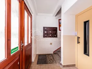 Prodej bytu 1+kk, Kralupy nad Vltavou - Lobeček, nám. Mládežníků, 26 m2