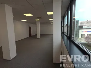 Pronájem kanceláře, Pardubice - Zelené Předměstí, třída Míru, 90 m2