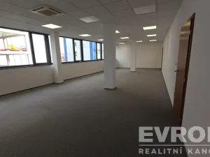 Pronájem kanceláře, Pardubice - Zelené Předměstí, třída Míru, 90 m2