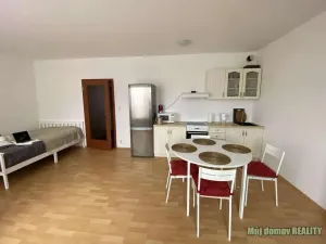 Pronájem bytu 1+kk, Praha - Vysočany, Kabešova, 37 m2