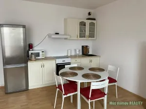 Pronájem bytu 1+kk, Praha - Vysočany, Kabešova, 37 m2