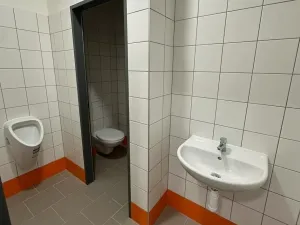 Pronájem výrobních prostor, Praha - Hostivař, K pérovně, 1100 m2