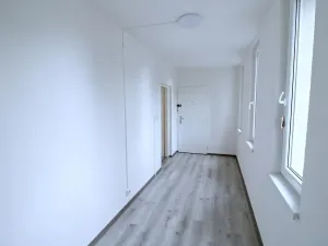 Pronájem bytu 2+kk, Praha - Střížkov, Roudnická, 56 m2