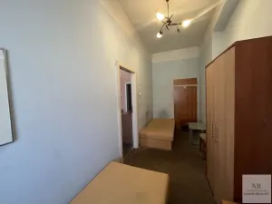 Pronájem bytu 2+1, Karlovy Vary, Pod Jelením skokem, 42 m2