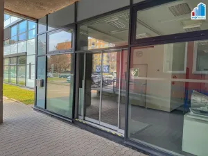 Pronájem kanceláře, Plzeň, Macháčkova, 2000 m2