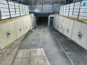 Pronájem kanceláře, Plzeň, Macháčkova, 2000 m2