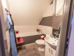 Prodej rodinného domu, Polepy - Okna, 211 m2