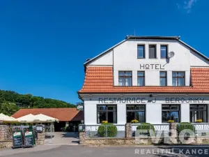 Prodej komerční nemovitosti, Srbsko, K Přívozu, 458 m2