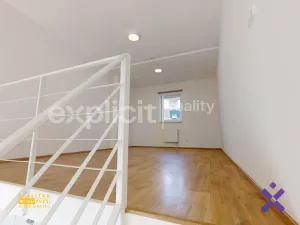 Pronájem bytu 2+kk, Zlín, Hřebíčkova, 42 m2