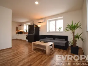 Prodej rodinného domu, Zásmuky - Nesměň, 72 m2