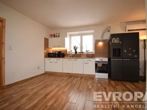 Prodej rodinného domu, Zásmuky - Nesměň, 72 m2
