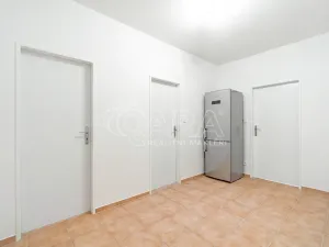 Prodej bytu 1+kk, Holubice - Kozinec, Buková, 40 m2