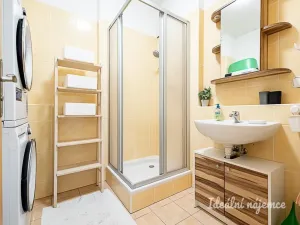 Pronájem bytu 1+kk, Praha - Kunratice, Pod Haltýřem, 28 m2