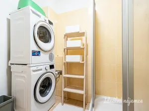 Pronájem bytu 1+kk, Praha - Kunratice, Pod Haltýřem, 28 m2