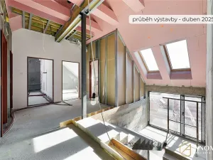 Pronájem ordinace, Praha - Vinoř, Mladoboleslavská, 305 m2