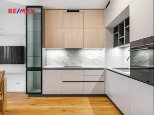 Prodej bytu 2+kk, Praha - Smíchov, Podbělohorská, 61 m2