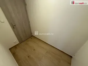 Pronájem bytu 1+kk, Praha - Smíchov, Na Valentince, 48 m2