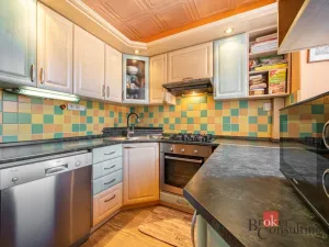 Prodej atypického bytu, Karlovy Vary, Raisova, 121 m2