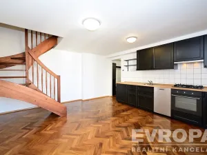 Prodej bytu 2+kk, Praha - Vinohrady, Máchova, 52 m2